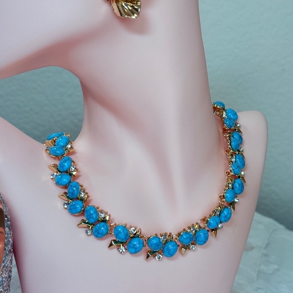 ⚜️ Elegant Gold and Turquoise Necklace - Picture 3 of 7